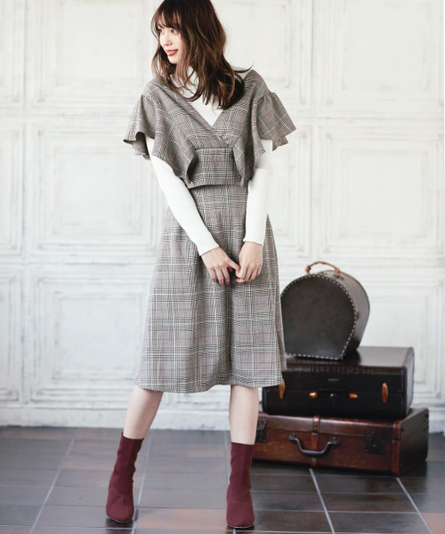 KOBE LETTUCE（コウベレタス）の「[無地/ラメ]チャンキーヒールミディアムソックスブーツ（ブーツ・レディース・ダークブラウン/チャコールグレー/ブラック×シルバー/ブラック/キャメル/ベージュ/ワイン・M/LL/L/S）」の12枚目の写真