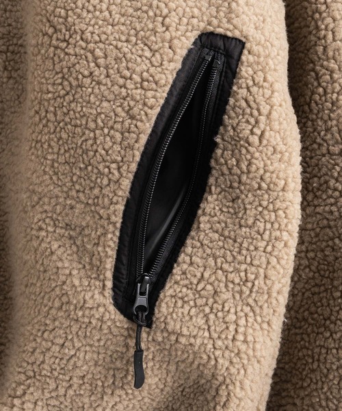 Rocky Monroe（ロッキーモンロー）の「オーバーサイズ フリースボアジャケット リバーシブルブルゾン（ブルゾン・レディース・ブラック/チャコール/グレー/ネイビー/ベージュ/アイボリー/パープル/ブラック×ホワイト・L/XL/M/S）」の15枚目の写真