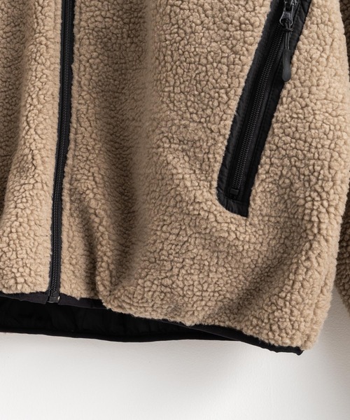 Rocky Monroe（ロッキーモンロー）の「オーバーサイズ フリースボアジャケット リバーシブルブルゾン（ブルゾン・レディース・ブラック/チャコール/グレー/ネイビー/ベージュ/アイボリー/パープル/ブラック×ホワイト・L/XL/M/S）」の16枚目の写真