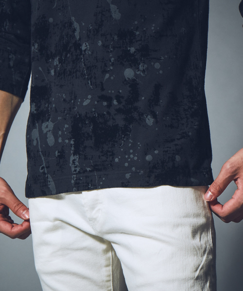 5351 POUR LES HOMMES(ゴーサンゴーイチプールオム)の「ランダムドットプリントVネックカットソー(Tシャツ/カットソー・メンズ・ブラック/ホワイト/インディゴブルー・44/46/48)」の9枚目の写真