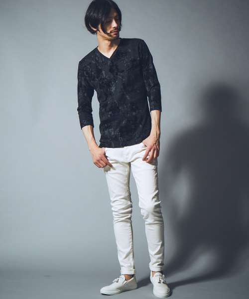 5351 POUR LES HOMMES(ゴーサンゴーイチプールオム)の「ランダムドットプリントVネックカットソー(Tシャツ/カットソー・メンズ・ブラック/ホワイト/インディゴブルー・44/46/48)」の14枚目の写真