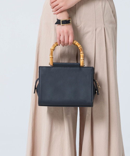 Edit Sheen（エディットシーン）の「バンブーハンドルスクエアバッグ（ハンドバッグ・レディース・ブラック/オフホワイト・FREE）」の2枚目の写真