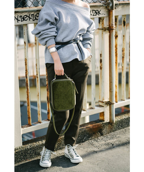 Edie Tokyo（エディートーキョー）の「【Edie Tokyo】 ED_velvet_vanitysquare_Amy14936800（トートバッグ・レディース・ネイビー/カーキ・FREE）」の4枚目の写真