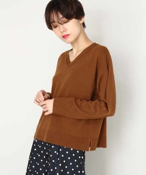 LOWRYS FARM（ローリーズファーム）の「ファンクションＶネック　805084（ニット/セーター・レディース・ブラック/ブラック×ホワイト/グレー/ブラウン/オフホワイト・MEDIUM/LARGE）」の5枚目の写真