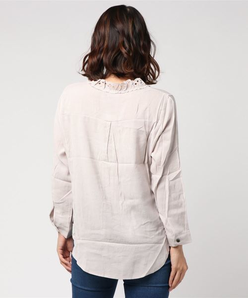 flower（フラワー）の「スカラップフリルブラウス（シャツ/ブラウス・レディース・ベージュ/アイボリー・FREE）」の4枚目の写真