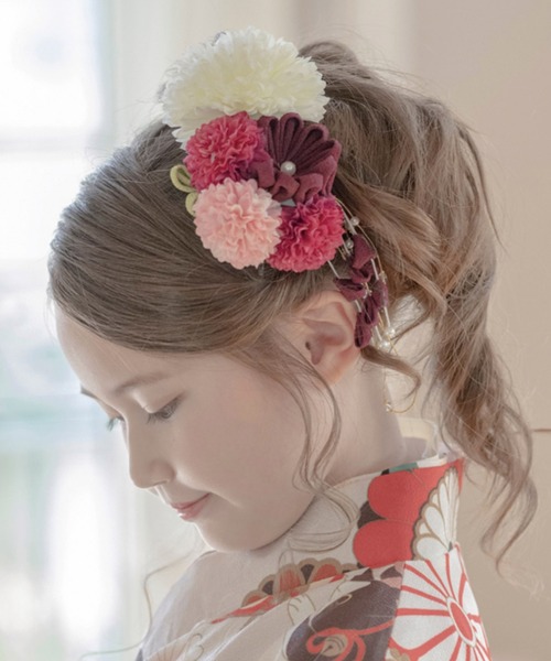 つまみ細工髪飾り 専用 🌸つまみ細工（販売中です）🌸 髪飾りとコサージュ🌸 箱に入れたら豪華