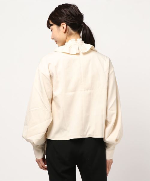 KOBE LETTUCE（コウベレタス）の「フリルネックボリュームスリーブブラウス（シャツ/ブラウス・レディース・オフホワイト/ブラック/ライトベージュ/ミント・FREE）」の6枚目の写真