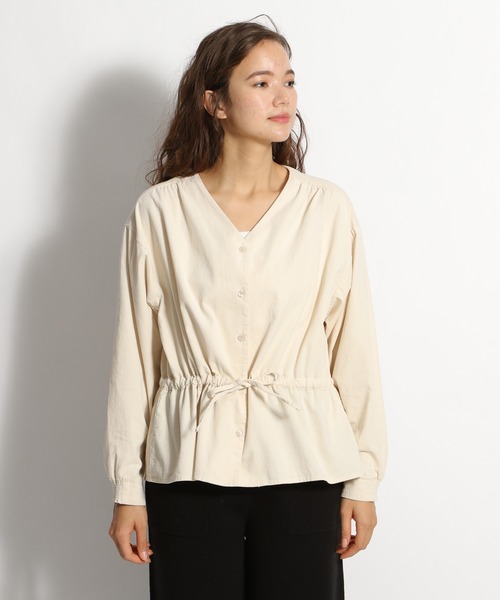 niko and（ニコアンド）の「コーデュロイドロストVネックブラウス