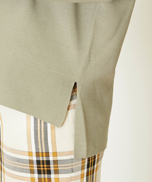 Liesse（リエス）の「ゆるVネックプルオーバー（ニット/セーター・レディース・スミクロ/ライトベージュ/カーキ/イエロー・FREE）」の11枚目の写真