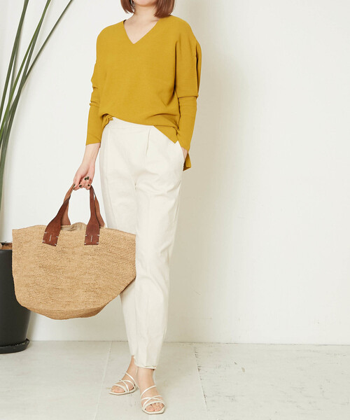 Liesse（リエス）の「ゆるVネックプルオーバー（ニット/セーター・レディース・スミクロ/ライトベージュ/カーキ/イエロー・FREE）」の18枚目の写真