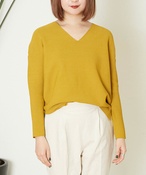 Liesse（リエス）の「ゆるVネックプルオーバー（ニット/セーター・レディース・スミクロ/ライトベージュ/カーキ/イエロー・FREE）」の19枚目の写真