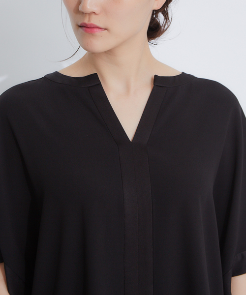 qualite（カリテ）の「ドレープドルマンブラウス（シャツ/ブラウス・レディース・ブラック/ベージュ・38）」の6枚目の写真