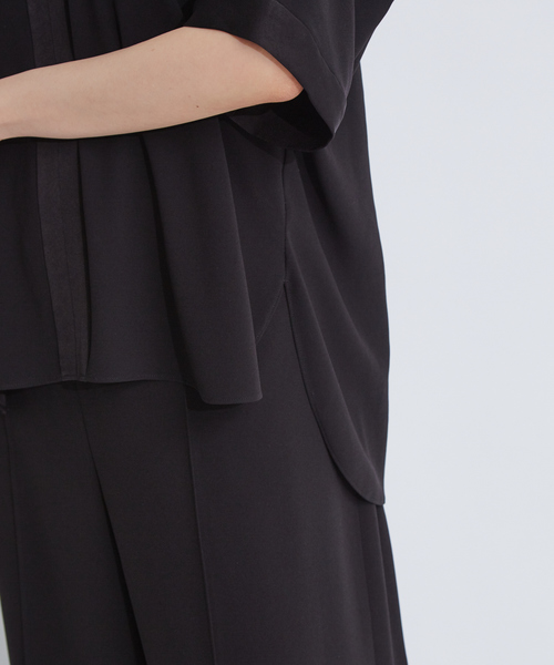 qualite（カリテ）の「ドレープドルマンブラウス（シャツ/ブラウス・レディース・ブラック/ベージュ・38）」の8枚目の写真