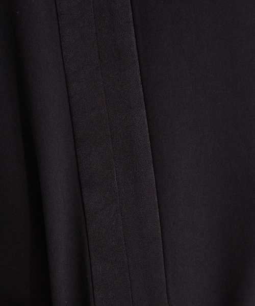 qualite（カリテ）の「ドレープドルマンブラウス（シャツ/ブラウス・レディース・ブラック/ベージュ・38）」の9枚目の写真