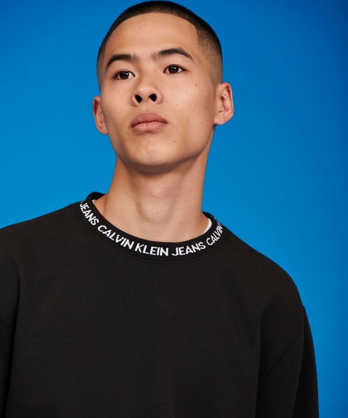 【カルバンクライン】ネックロゴ スウェットシャツ Calvin Klein（カルバン・クライン）の「ネックロゴ コットン