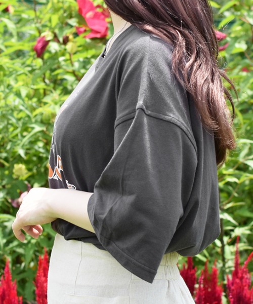 PairPair（ペアペア）の「線画カップルグラフィックT(男女兼用)（Tシャツ/カットソー・レディース・オフホワイト/モカ/ライトカーキ/スミクロ・FREE）」の19枚目の写真