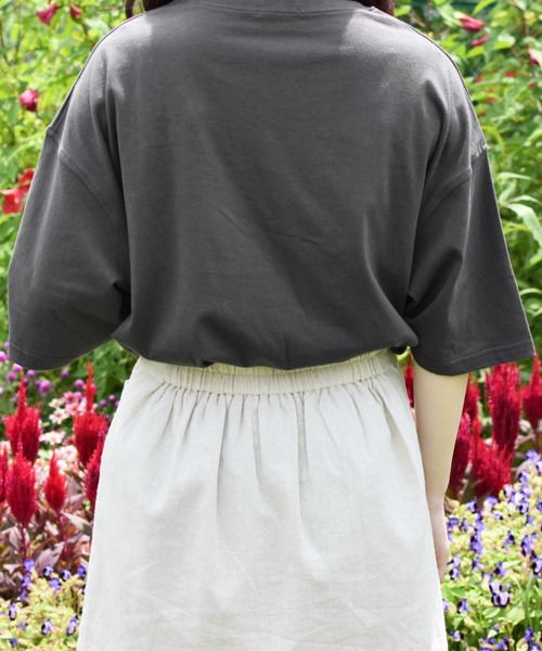 PairPair（ペアペア）の「線画カップルグラフィックT(男女兼用)（Tシャツ/カットソー・レディース・オフホワイト/モカ/ライトカーキ/スミクロ・FREE）」の20枚目の写真