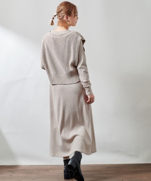 cepo（セポ）の「ニットベスト+ワンピースアンサンブル（ワンピース・レディース・ブラック/サックスブルー/ベージュ・M）」の4枚目の写真