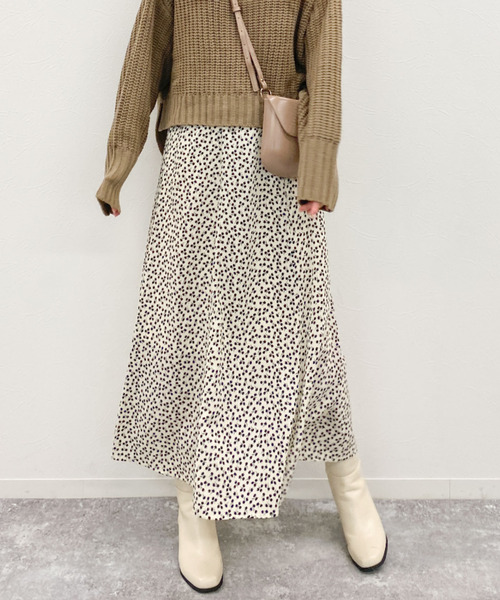 EPIMI E'PIMMY（エピミエピミー）の「【再入荷なし】小花柄アソートフレアスカート（スカート・レディース・オフホワイト/ブラック/グリーン・MEDIUM）」の2枚目の写真