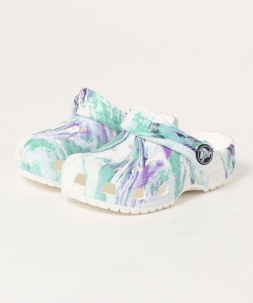 crocs(クロックス)の「クロックス crocs クラシック アウト オブ ディス ワールド クロッグ キッズ Classic Out of This World2.0 Clog K(サンダル・キッズ・ホワイト系その他/ホワイト/マルチ・20cm/15.5cm/19.5cm/16.5cm/18cm/21cm/14cm/18.5cm/19cm/17.5cm/15cm)」の2枚目の写真