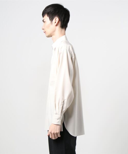 STUDIOUS（ステュディオス）の「【marka/MARKAWARE】EX.COMFORT FIT SHIRT（シャツ/ブラウス・メンズ・アイボリー・1/2）」の2枚目の写真