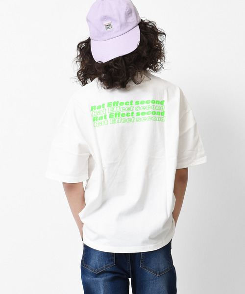 RAT EFFECT（ラットエフェクト）の「バックネオンロゴプリントビッグTシャツ（Tシャツ/カットソー・キッズ・チャコールグレー/ライトブルー/ブラック/オフホワイト/ライトグレー・150/130/160/140/120）」の2枚目の写真