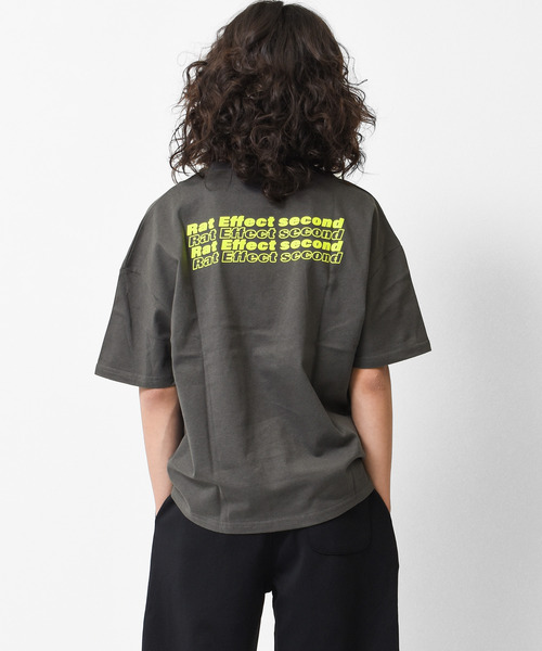 RAT EFFECT（ラットエフェクト）の「バックネオンロゴプリントビッグTシャツ（Tシャツ/カットソー・キッズ・チャコールグレー/ライトブルー/ブラック/オフホワイト/ライトグレー・150/130/160/140/120）」の4枚目の写真