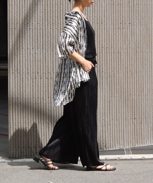 Lant Kalte(ラントカルテ)の「【Lant Kalte】オリジナル柄シャツアンサンブル(タンク付き)(シャツ/ブラウス・レディース・ブラック/ベージュ・MEDIUM)」の2枚目の写真