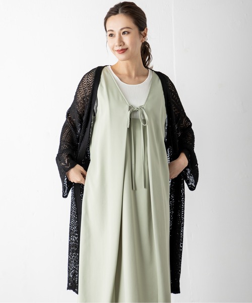 MILLION CARATS（ミリオンカラッツ）の「さらりと羽織ればワンランク上の大人スタイルへ！クロシェ編みから覗く肌見せでシーズンムードを高めるロングカーディガン（ニット/セーター・レディース・ブラック/ベージュ/オフホワイト/カーキ/ブラウン・FREE）」の11枚目の写真