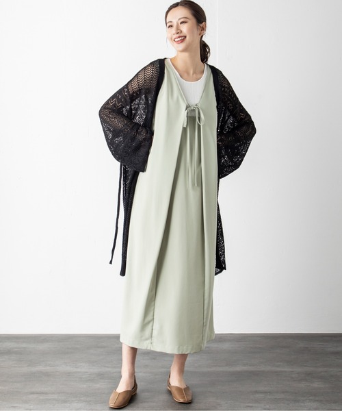 MILLION CARATS（ミリオンカラッツ）の「さらりと羽織ればワンランク上の大人スタイルへ！クロシェ編みから覗く肌見せでシーズンムードを高めるロングカーディガン（ニット/セーター・レディース・ブラック/ベージュ/オフホワイト/カーキ/ブラウン・FREE）」の12枚目の写真