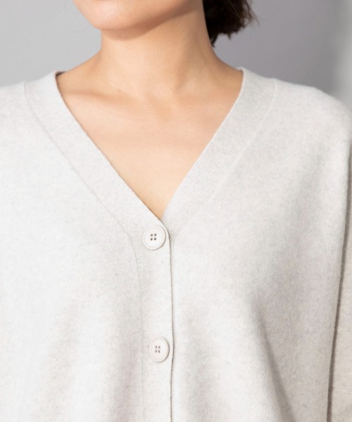 Munich（ミューニック）の「エクストラファインメリノボイルドウール　Vネックカーディガン（カーディガン/ボレロ・レディース・ベージュ/グリーン/オートミール・FREE）」の17枚目の写真