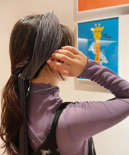 CEMONEMO（セモネモ）の「ツイスト プリーツ ヘアターバン（ヘアバンド・レディース・ブラック/グレー/ベージュ・FREE）」の10枚目の写真