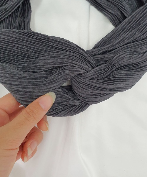 CEMONEMO（セモネモ）の「ツイスト プリーツ ヘアターバン（ヘアバンド・レディース・ブラック/グレー/ベージュ・FREE）」の13枚目の写真