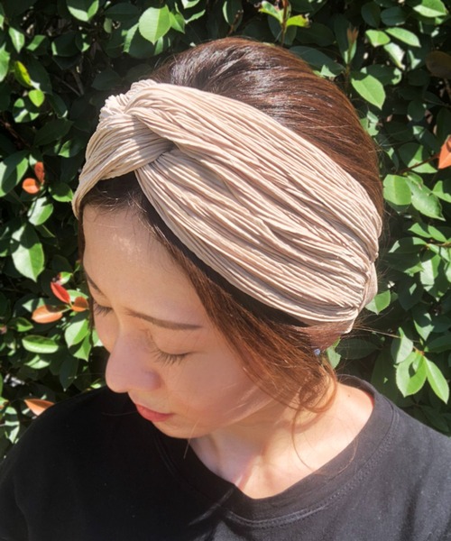 CEMONEMO（セモネモ）の「ツイスト プリーツ ヘアターバン（ヘアバンド・レディース・ブラック/グレー/ベージュ・FREE）」の19枚目の写真