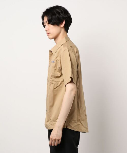 Branchworks（ブランチワークス）の「【Branchworks】二重織りサテンストレッチ別注生地 オープンシャツ（シャツ/ブラウス・メンズ・ホワイト/ベージュ/ブラウン/ネイビー・MEDIUM/LARGE）」の5枚目の写真