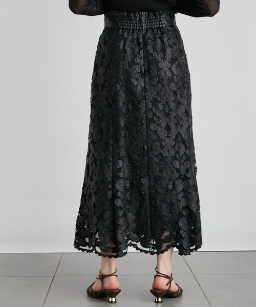 LILY BROWN（リリーブラウン）の「合皮レザー刺繍スカート（スカート・レディース・ボルドー/ブラック・0/1）」の7枚目の写真