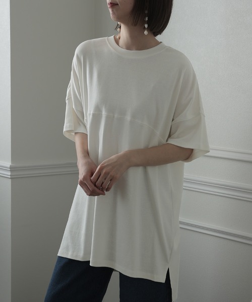 ElegChic(エレグシック)の「シングルジャージ―カットソー(Tシャツ/カットソー・レディース・グレイッシュベージュ/ブラック/ピンクベージュ/オフホワイト・M/XL/4L)」の1枚目の写真