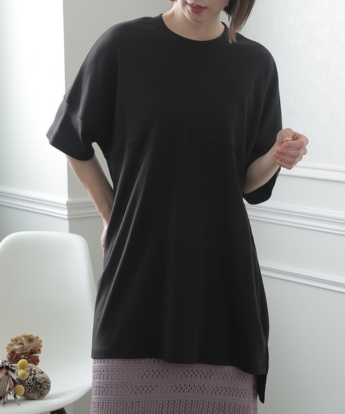 ElegChic(エレグシック)の「シングルジャージ―カットソー(Tシャツ/カットソー・レディース・グレイッシュベージュ/ブラック/ピンクベージュ/オフホワイト・M/XL/4L)」の2枚目の写真