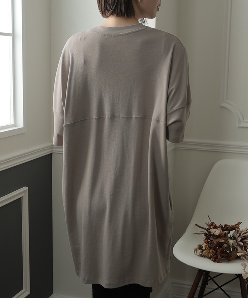 ElegChic(エレグシック)の「シングルジャージ―カットソー(Tシャツ/カットソー・レディース・グレイッシュベージュ/ブラック/ピンクベージュ/オフホワイト・M/XL/4L)」の11枚目の写真