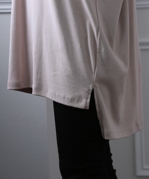 ElegChic(エレグシック)の「シングルジャージ―カットソー(Tシャツ/カットソー・レディース・グレイッシュベージュ/ブラック/ピンクベージュ/オフホワイト・M/XL/4L)」の7枚目の写真
