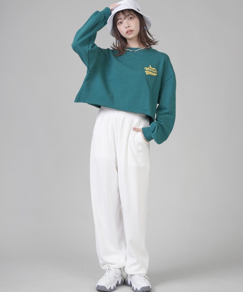 SPINNS(スピンズ)の「HEUREUXロゴ バックプリント裏毛スウェット(スウェット・レディース・ダークグリーン/ネイビー/オートミール/ブラック/オフホワイト・ONESIZE)」の14枚目の写真