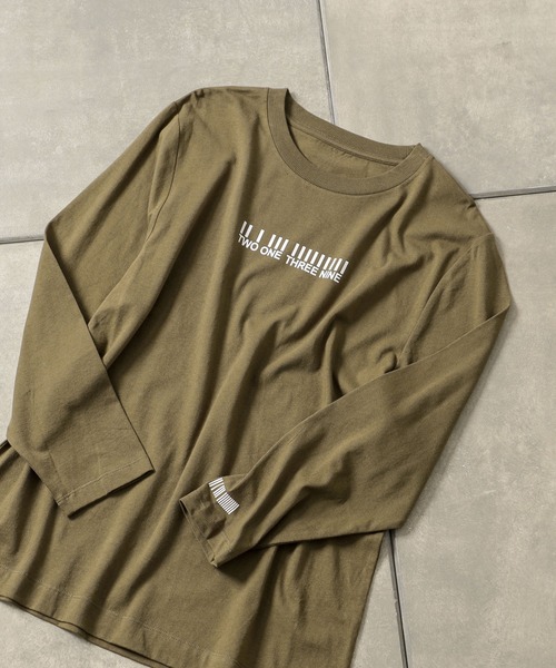 COLONY 2139(コロニートゥーワンスリーナイン)の「18/-綿天竺バーコードプリントロンT(Tシャツ/カットソー・メンズ・カーキ/ホワイト/ブラック系その他/ブラック・MEDIUM/LARGE/X-LARGE)」の1枚目の写真