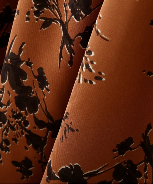 NATURAL BEAUTY BASIC（ナチュラルビューティーベーシック）の「シルエットフラワープリントワンピース/0171240910（ワンピース・レディース・オレンジ系その他/ブラック系その他・SMALL/MEDIUM）」の12枚目の写真