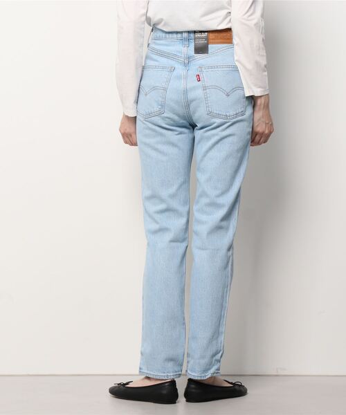 Levi's(リーバイス)の「Levi's/リーバイス 70S HIGH STRAIGHT MARIN HITS(デニムパンツ・レディース・ライトインディゴブルー・28inch/30inch/27inch/23inch/29inch/25inch/24inch/26inch)」の3枚目の写真