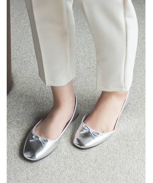 fifth(フィフス)の「【スタイリストプロデュース】スクエアトゥバレエシューズ(パンプス・レディース・ブラック/シルバー/ゴールド・22.5cm/23.5cm/24.5cm/23.0cm/24.0cm/25.0cm)」の2枚目の写真