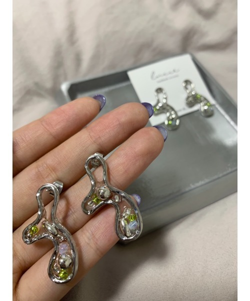 tone(トーン)の「【lucir】イレギュラーポストピアス(MA)(ピアス(両耳用)・レディース・シルバー・FREE)」の4枚目の写真