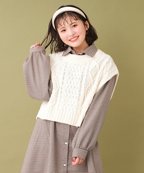 LOVETOXIC（ラブトキシック）の「ケーブルクルーネックベスト（ベスト・キッズ・モカ/アイボリー・S/L/M/SS）」の13枚目の写真