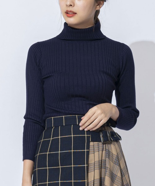 REDYAZEL（レディアゼル）の「タートルネックニットプルオーバー（ニット/セーター・レディース・ネイビー/ラベンダー/ブラック/オフホワイト・FREE）」の4枚目の写真
