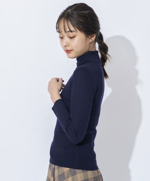 REDYAZEL（レディアゼル）の「タートルネックニットプルオーバー（ニット/セーター・レディース・ネイビー/ラベンダー/ブラック/オフホワイト・FREE）」の21枚目の写真
