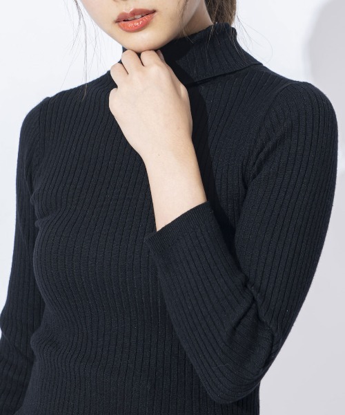 REDYAZEL（レディアゼル）の「タートルネックニットプルオーバー（ニット/セーター・レディース・ネイビー/ラベンダー/ブラック/オフホワイト・FREE）」の7枚目の写真